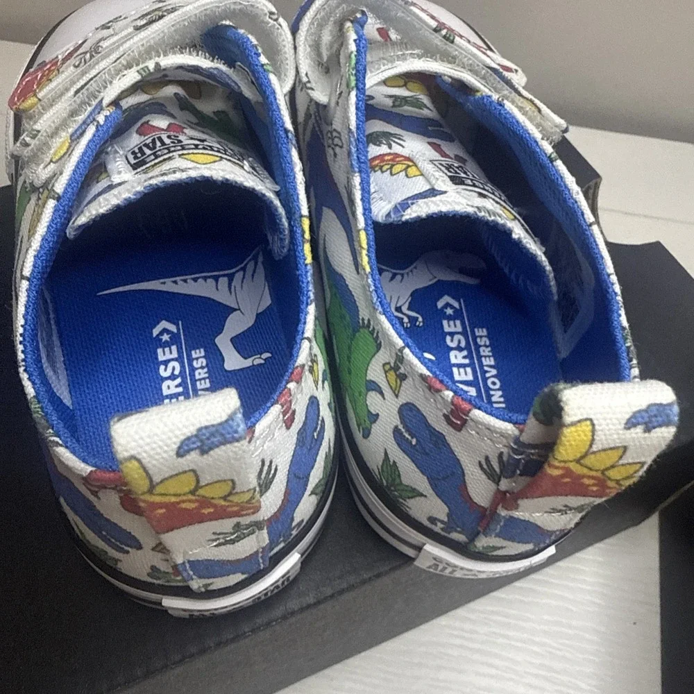 Converse Chuck Taylor All Star Toddler Boys Shoes Size 9 kids Dinosaur shoes